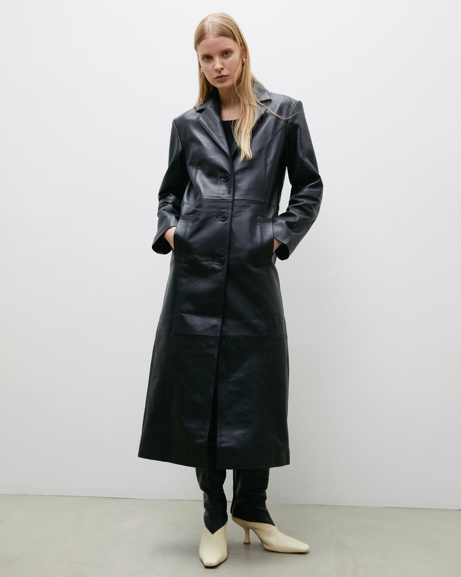 Luna Black Leather