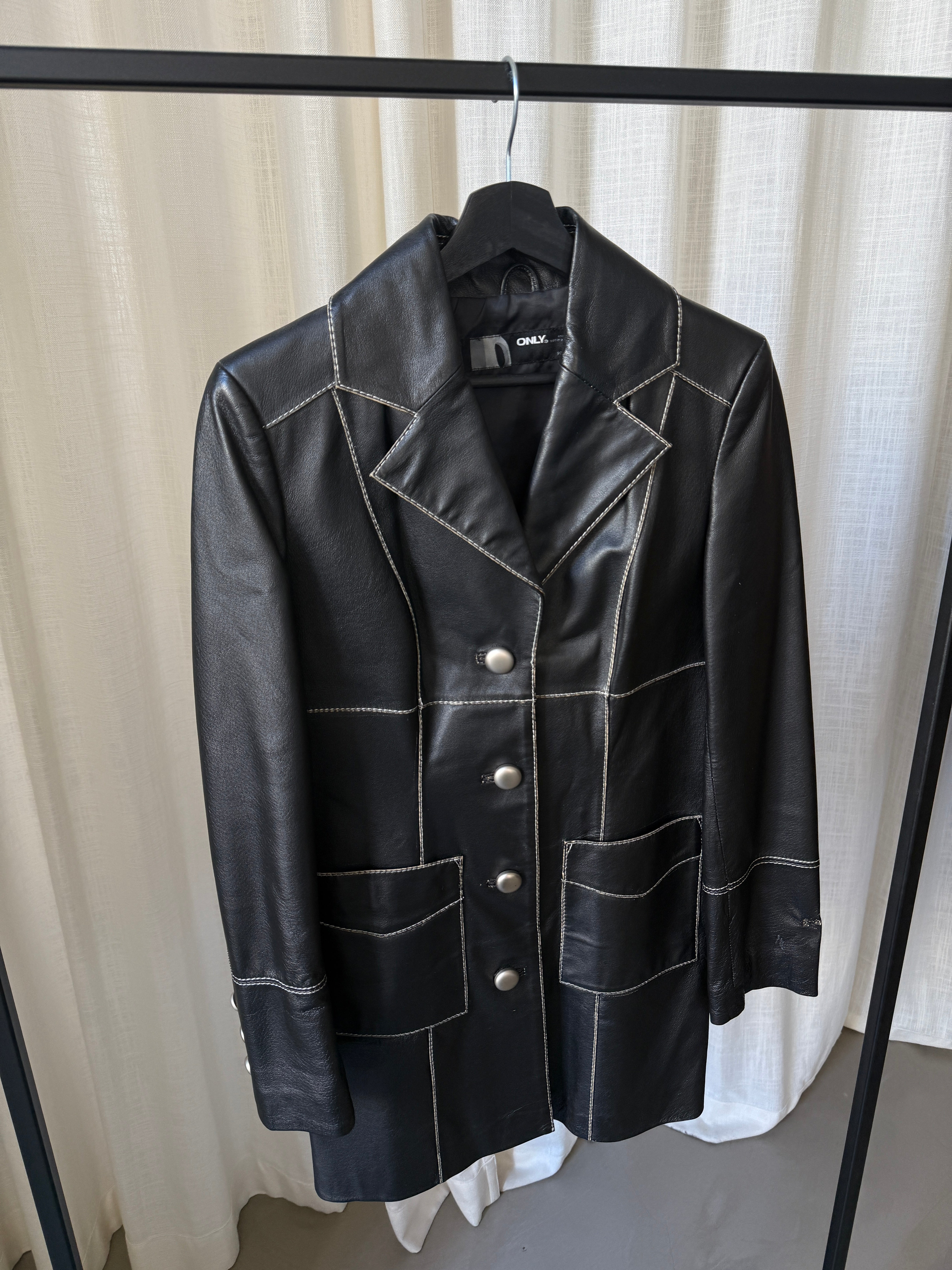Contrast Coat