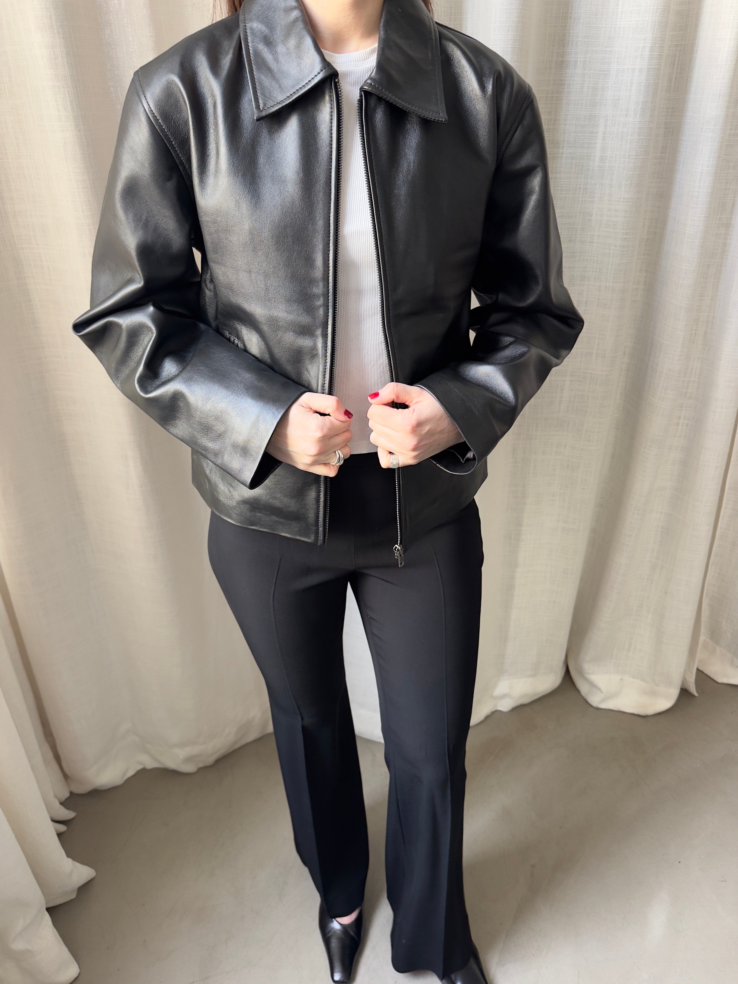 Gaia Black - Sample M