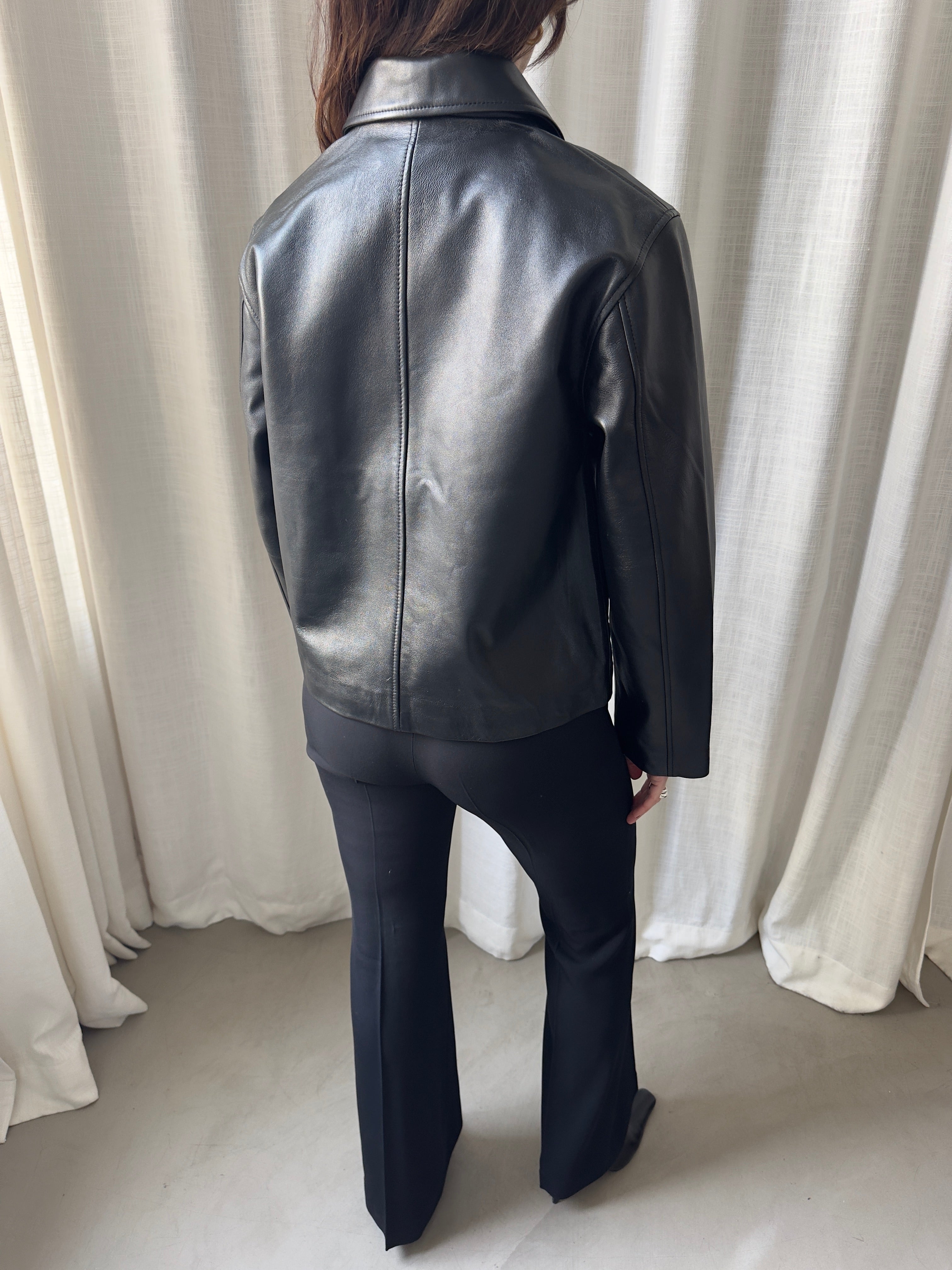 Gaia Black - Sample M