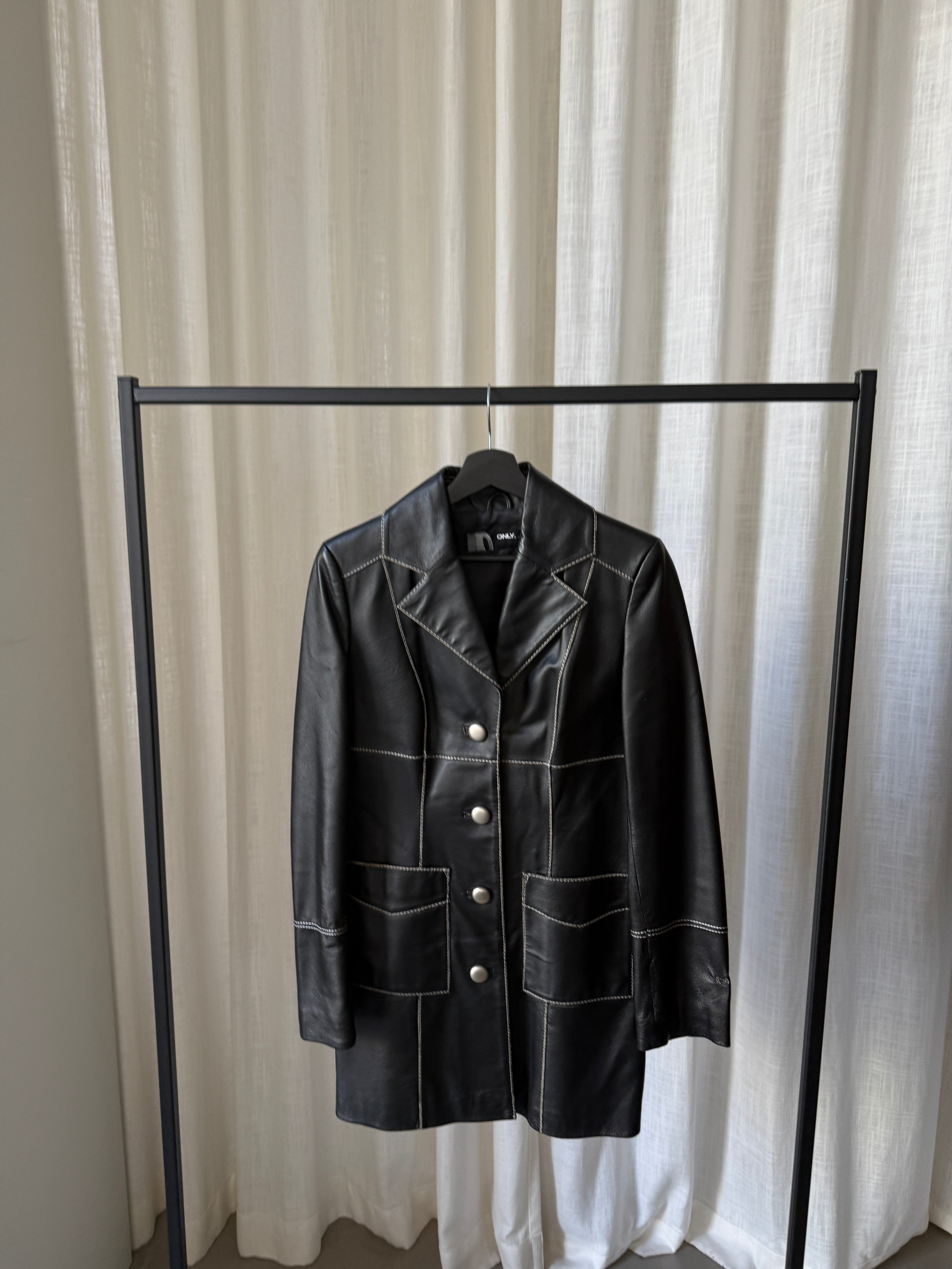 Contrast Coat