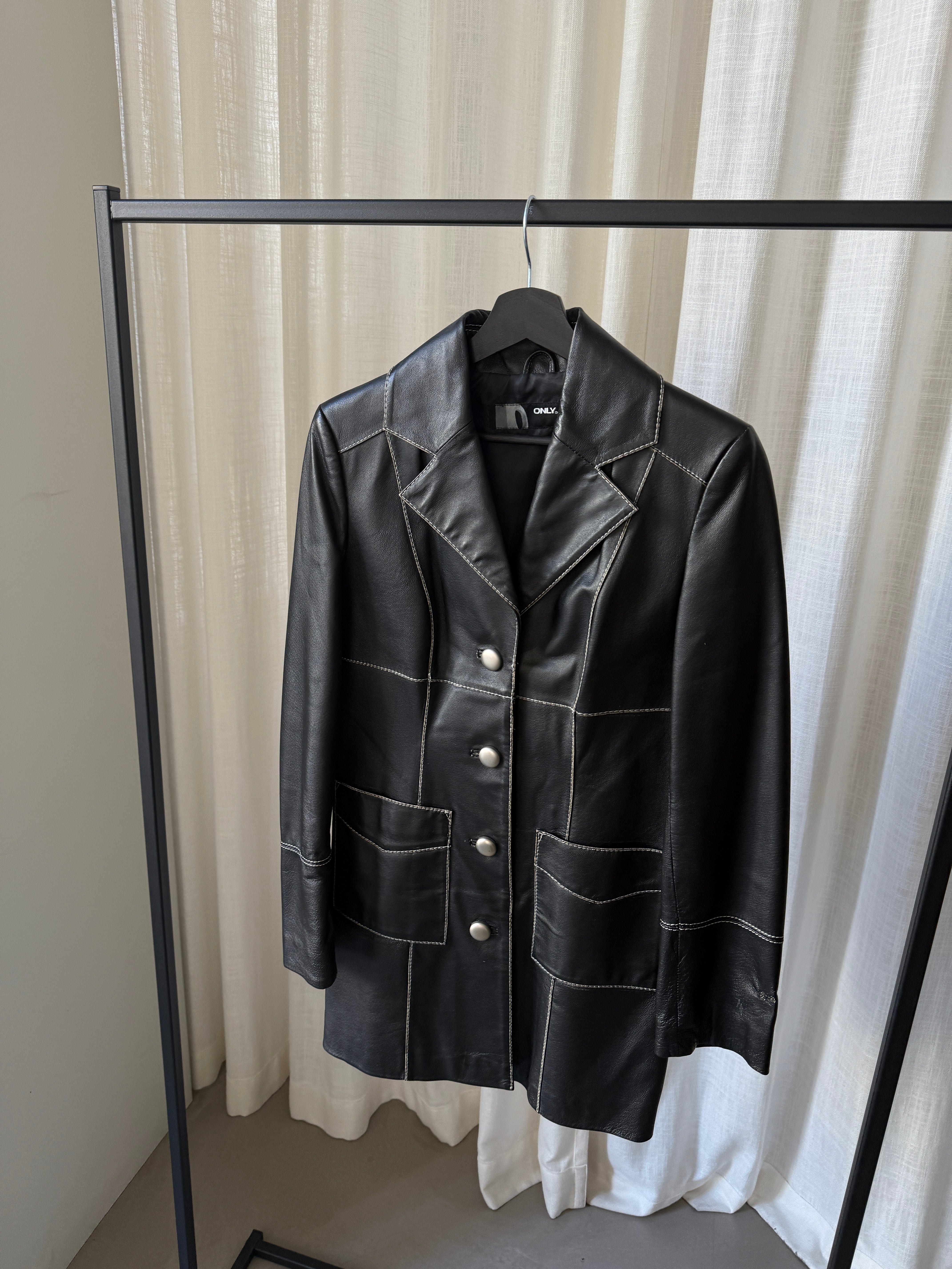 Contrast Coat