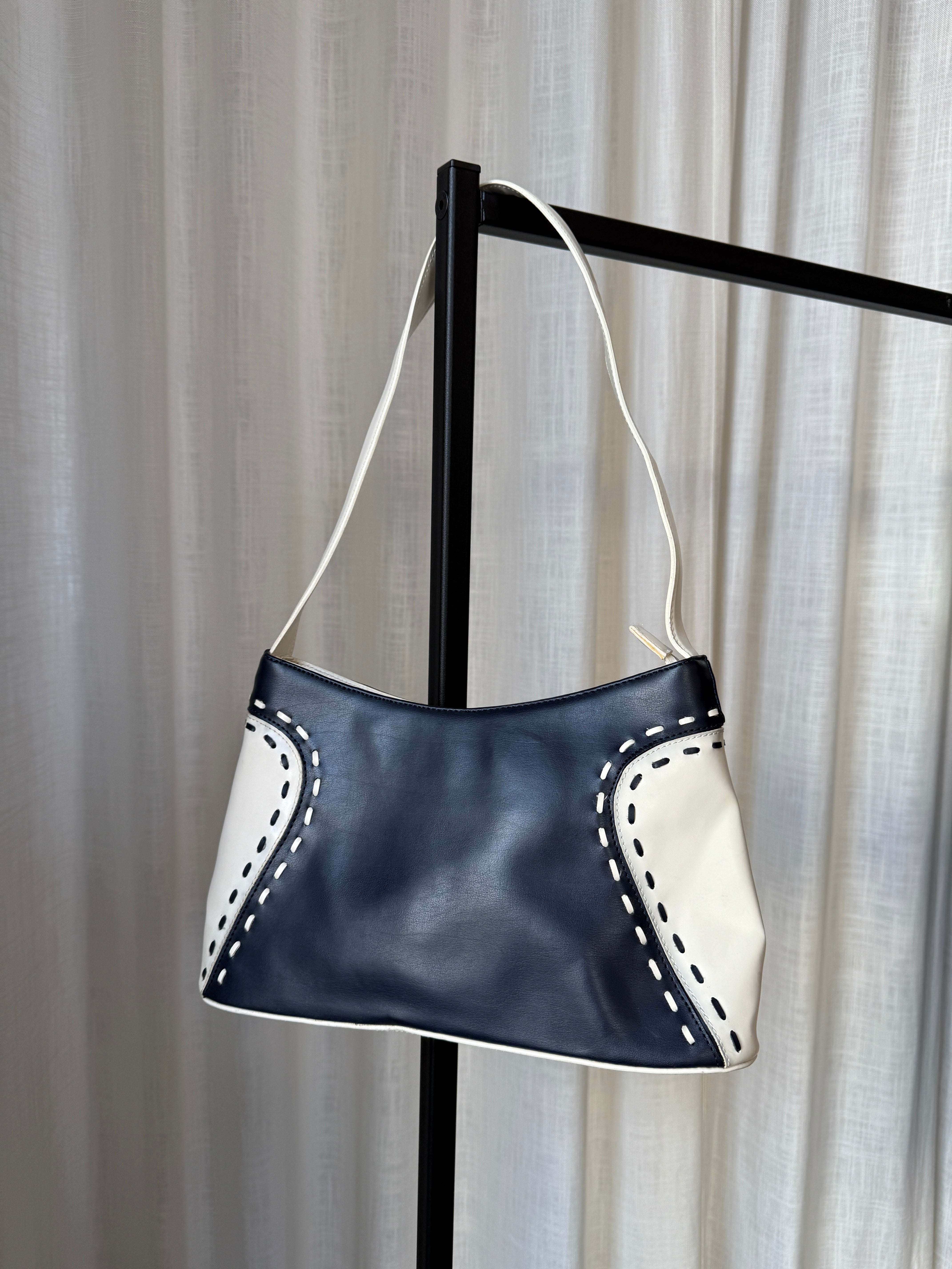 Curve Bag