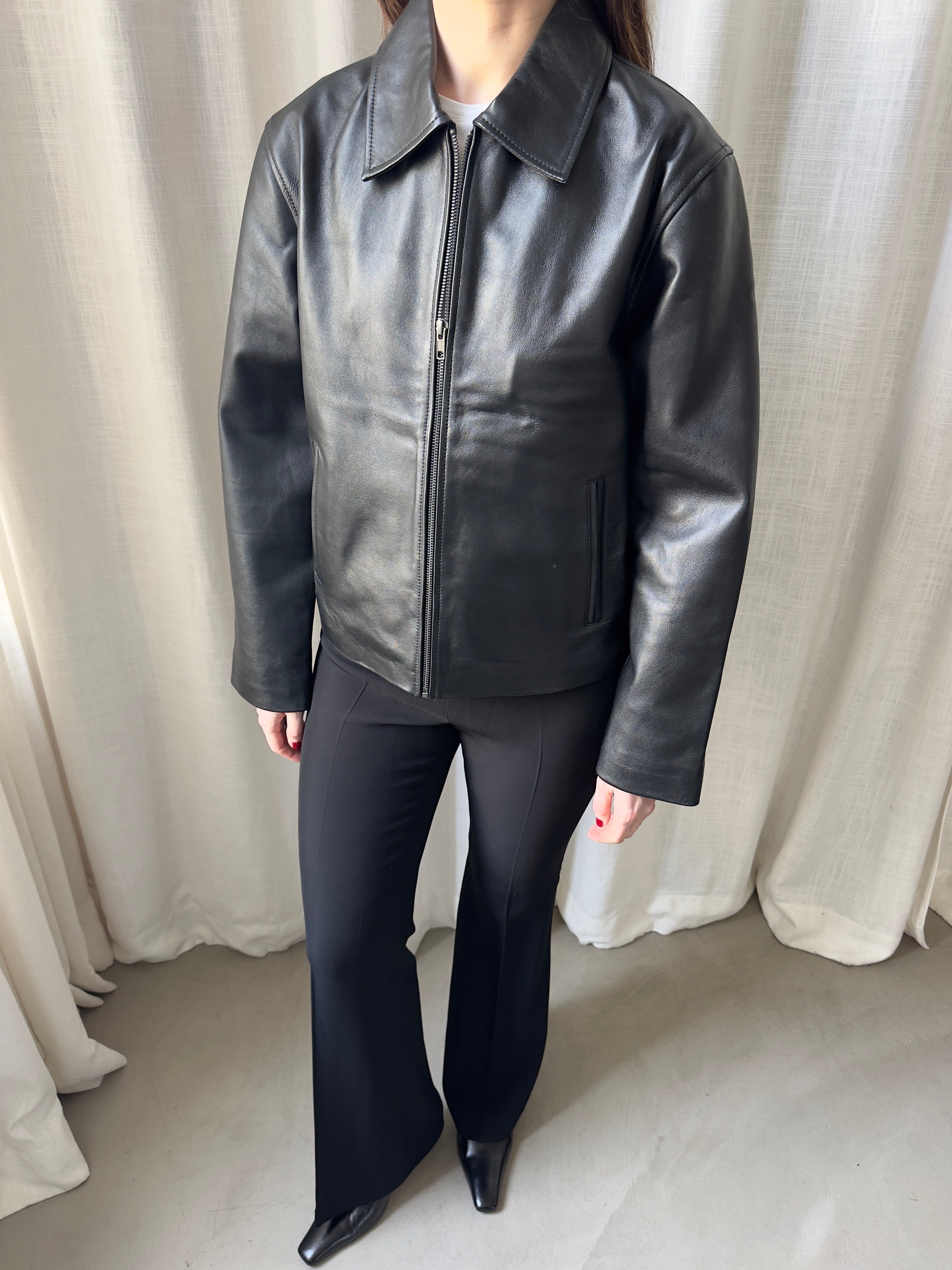 Gaia Black - Sample M