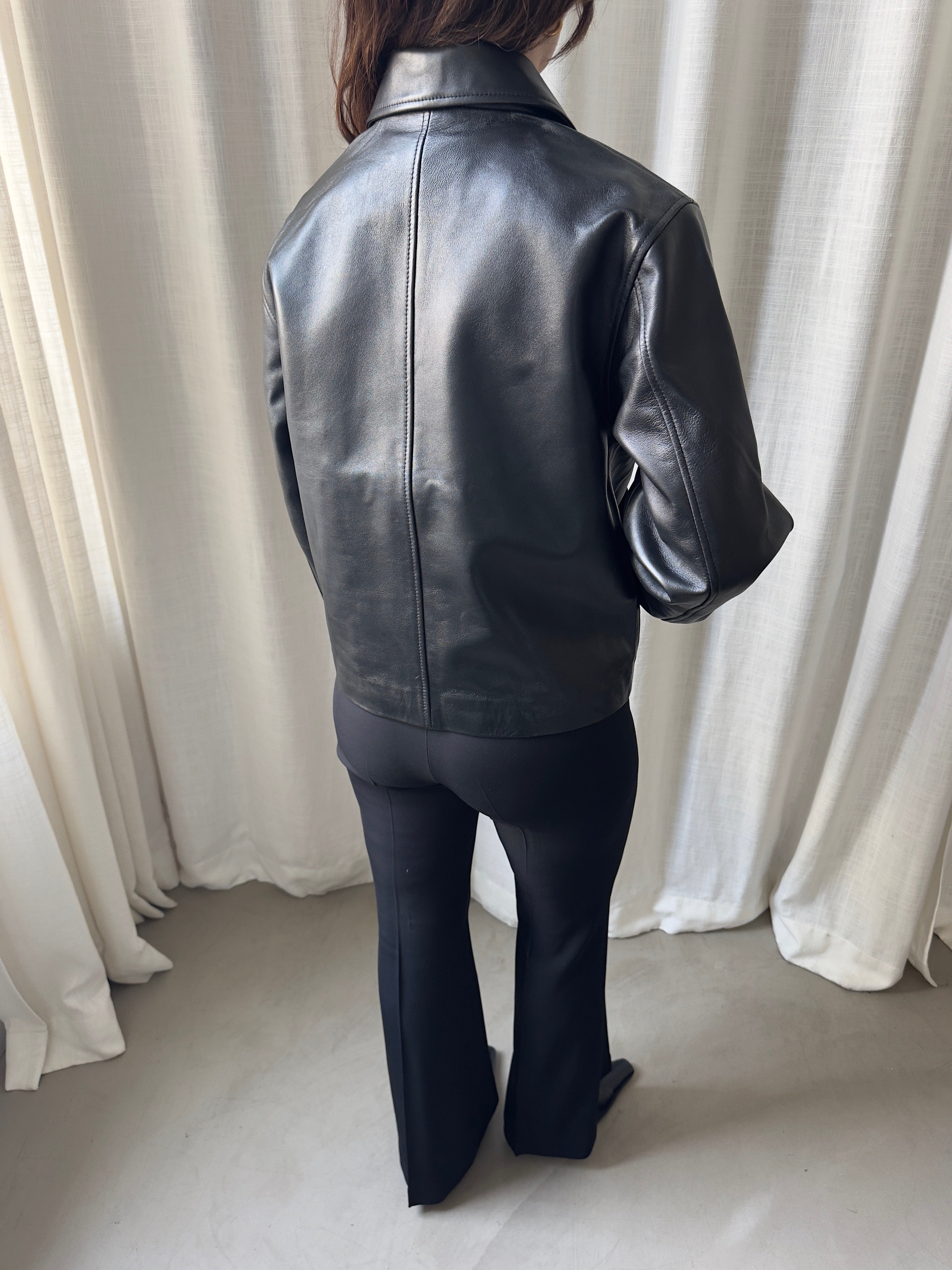 Gaia Black - Sample M