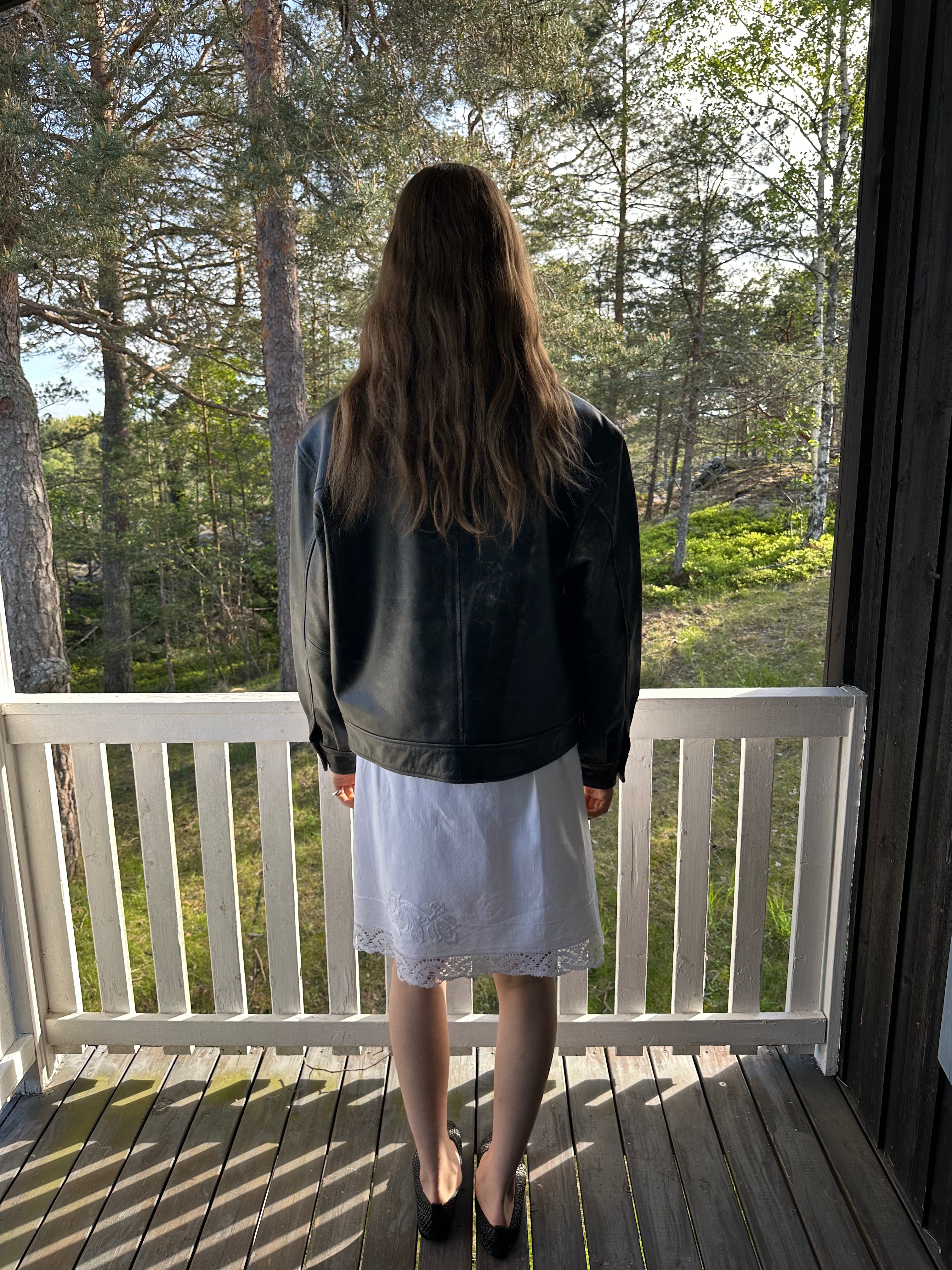 Piece 07 — Embroidered Linen Midi Skirt